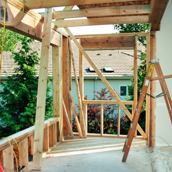 House-under-construction-frame-ladders.jpg